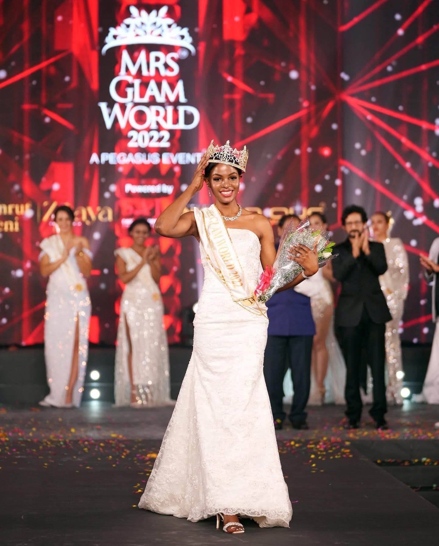 BRANDINA SCOOPS MRS GLAM CROWN