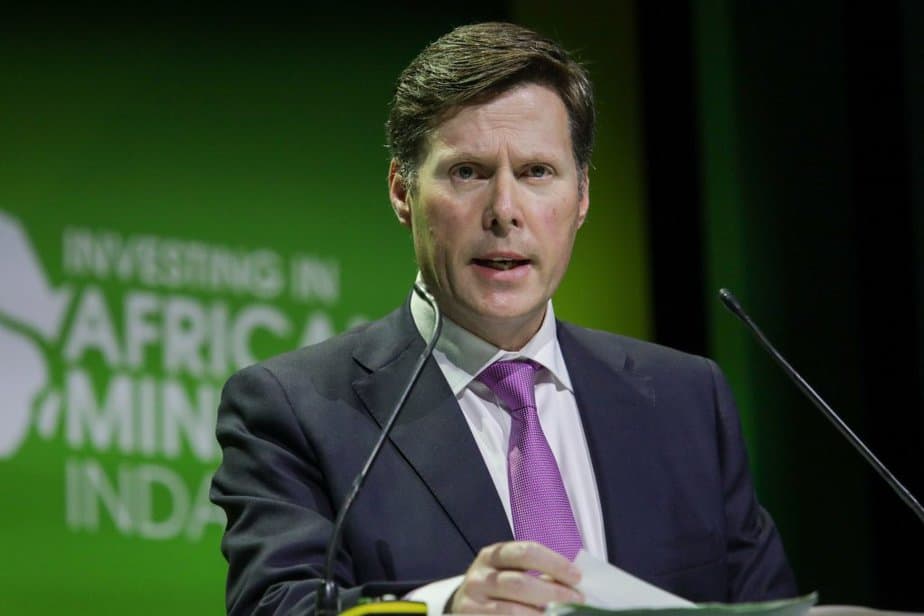 ANGLO TO BEGIN COPPER SHIPMENTS FROM QUELLAVECO, TWEAKS GUIDANCE