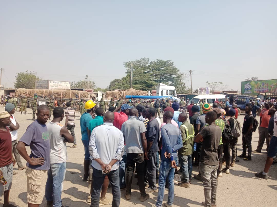 ANGRY MOB SHUTS KASUMBALESA BORDER POST