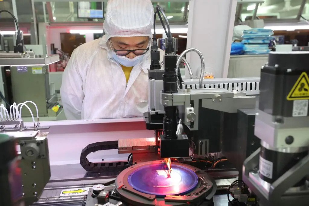 US INTRODUCES FURTHER MEASURES TO RESTRICT  SALES OF COMPUTER TECHNOLOGY CHIPS TO CHINA