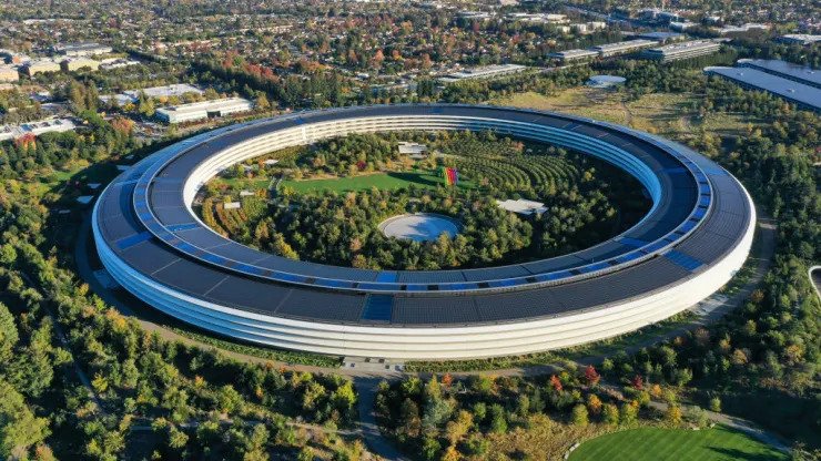 Elon Musk meets Tim Cook, says Apple never considered removing Twitter app