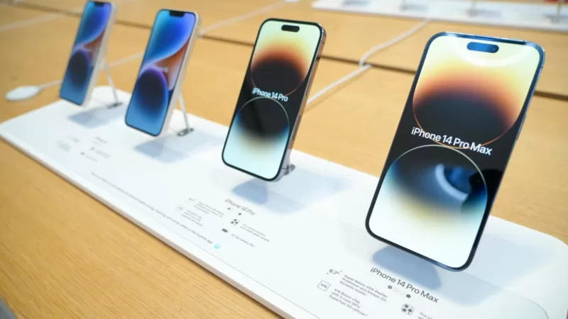 Apple sales in biggest fall since 2019