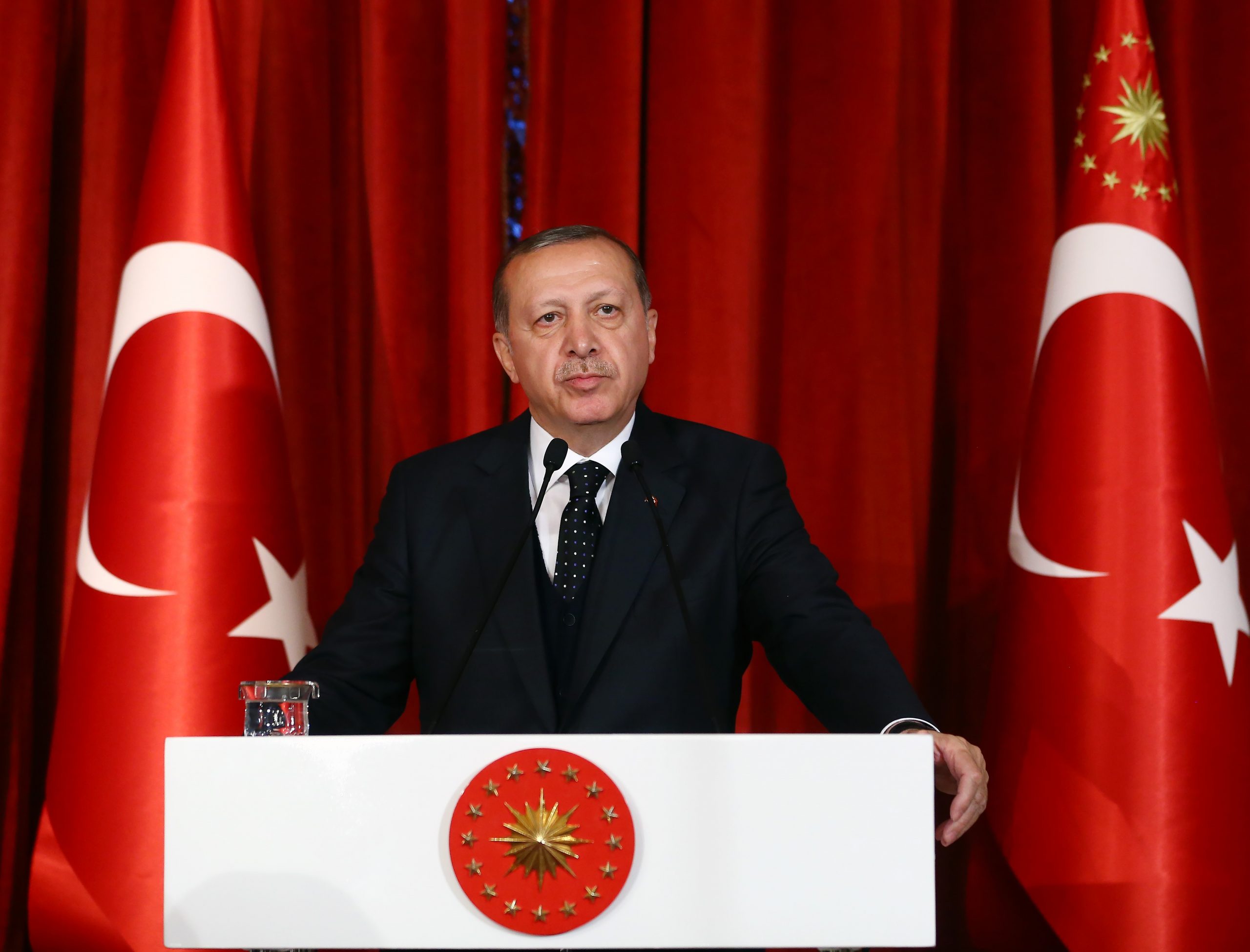 Turkish leader acknowledges problems with earthquake relief effort