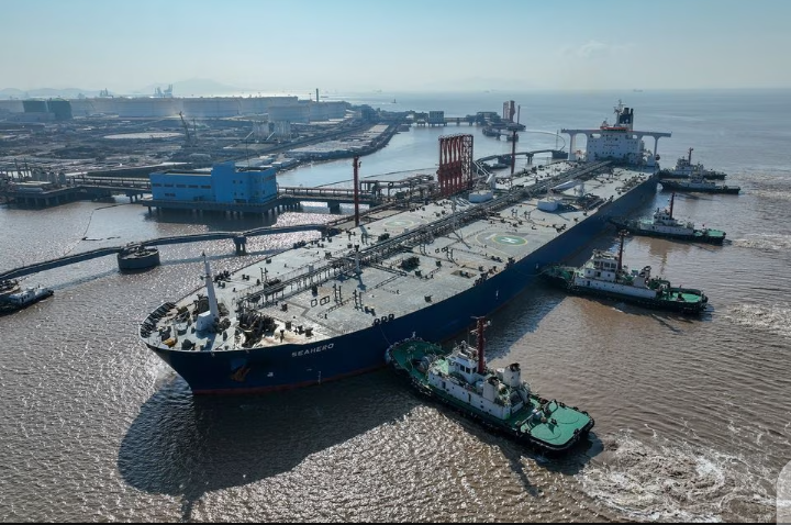 Oil set for weekly gain as China demand optimism trumps recession fears