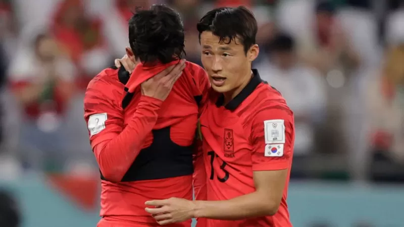 Son Jun-ho: South Korean football player detained in China – reports