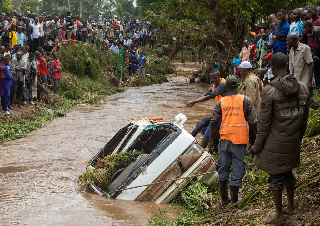 Heavy rain, floods kill at least 109 in Rwanda, six in Uganda