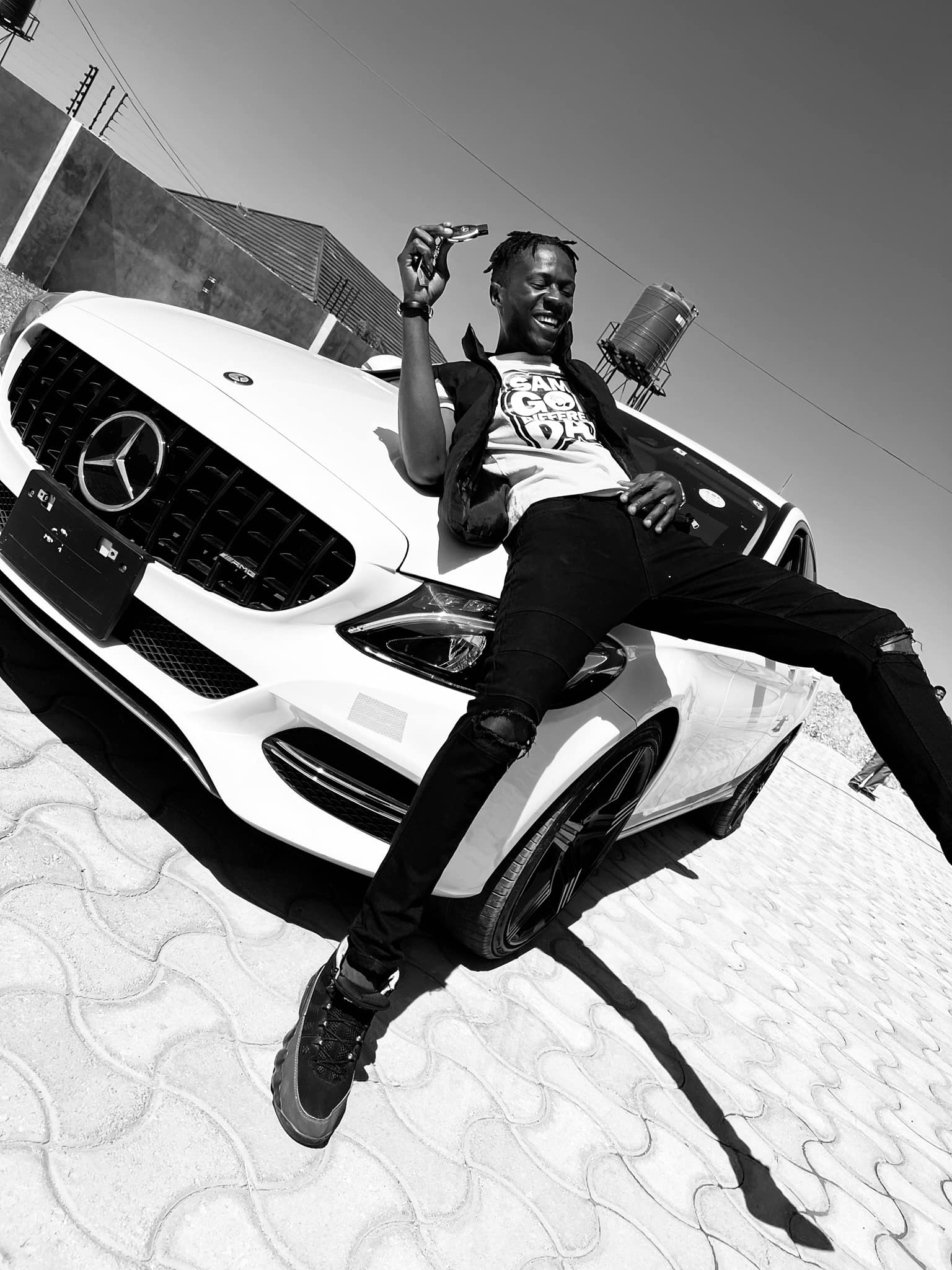 Yo Maps Gifts Childhood Friend and Manager with Mercedes Benz