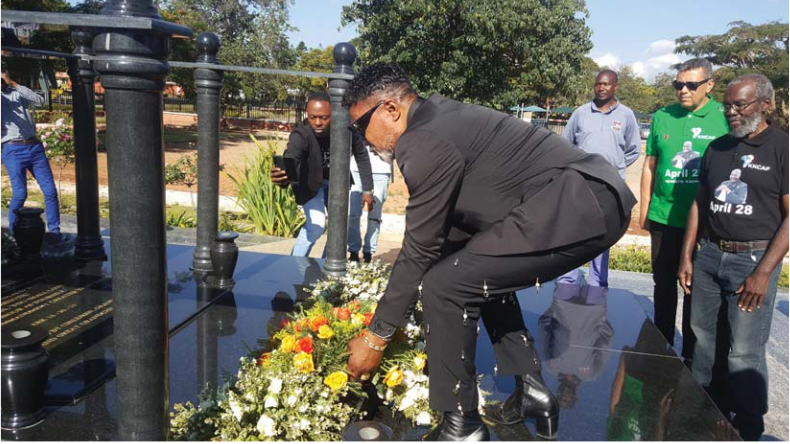 Koffi Olomide pays tribute to KK