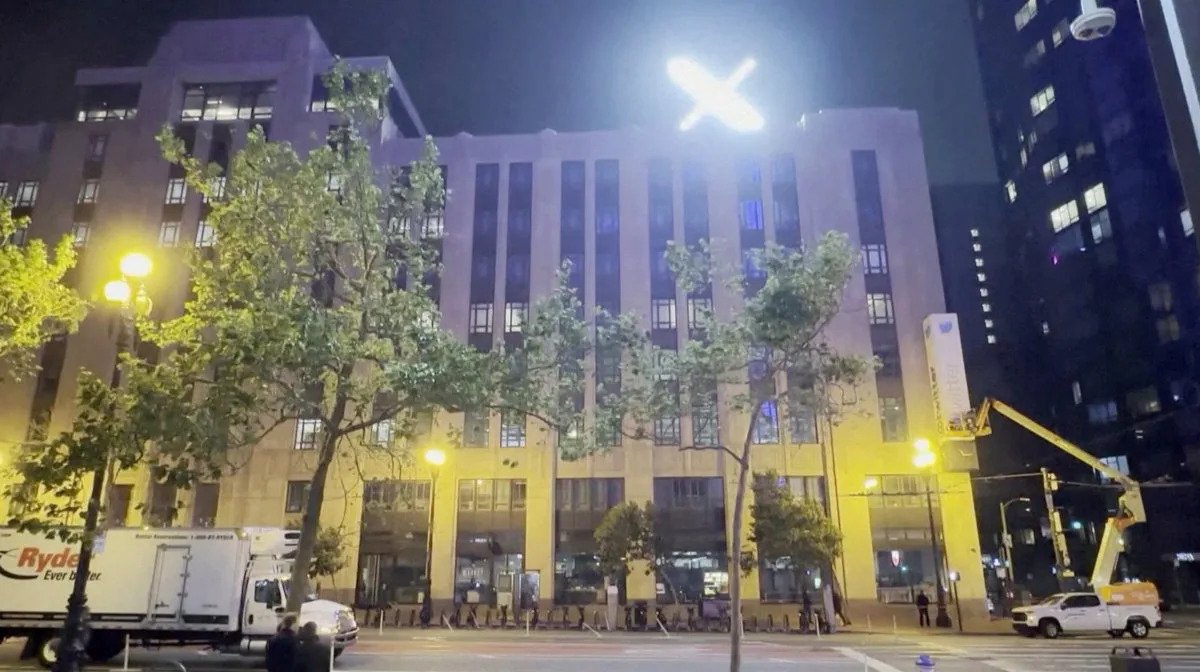 Musk draws heat from San Francisco over giant X logo