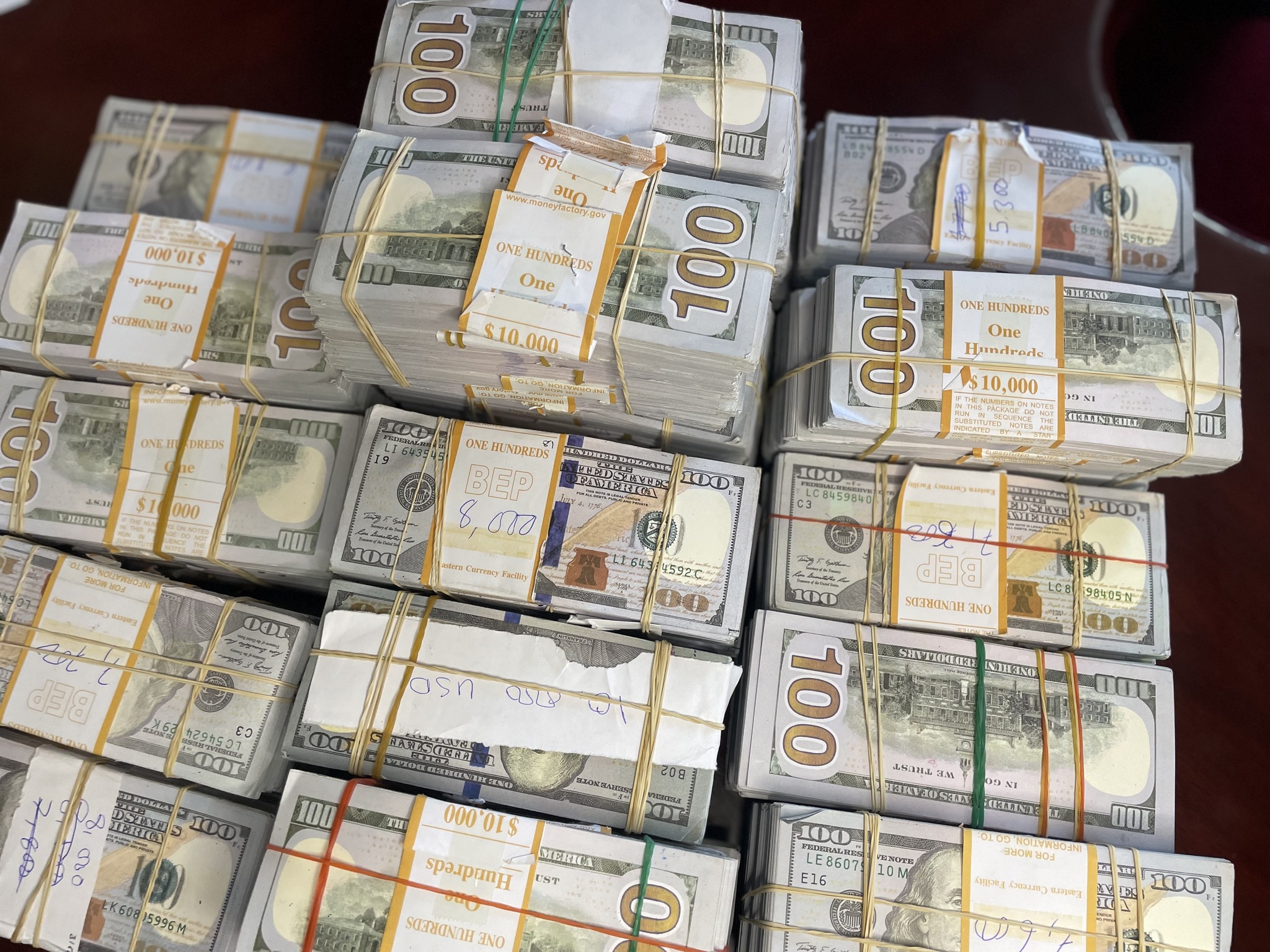 DEC arrest six in counterfeit currency bust