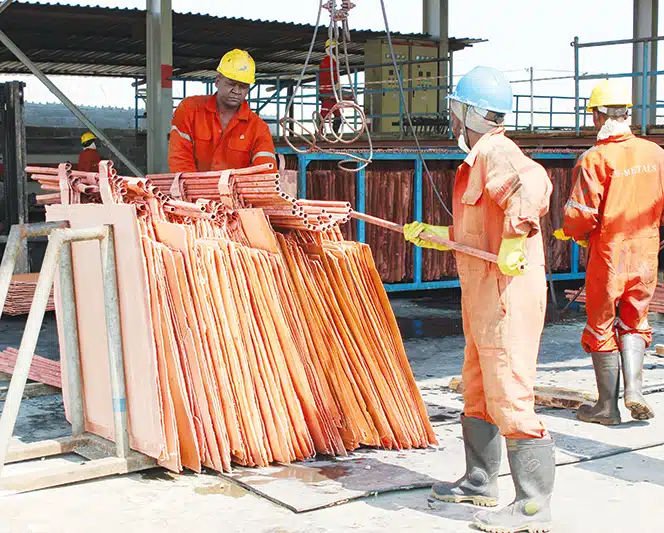 Copper price exceeds the mark of 10, 000 US$ per tonne